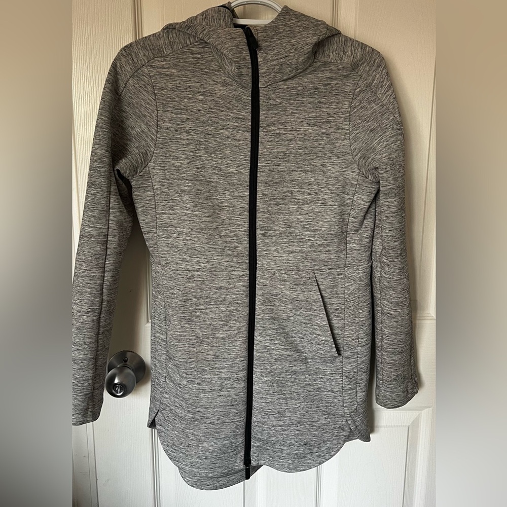 Lululemon size 2 light weight jacket
